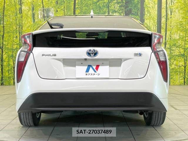Toyota PRIUS 2016-05 379170-15