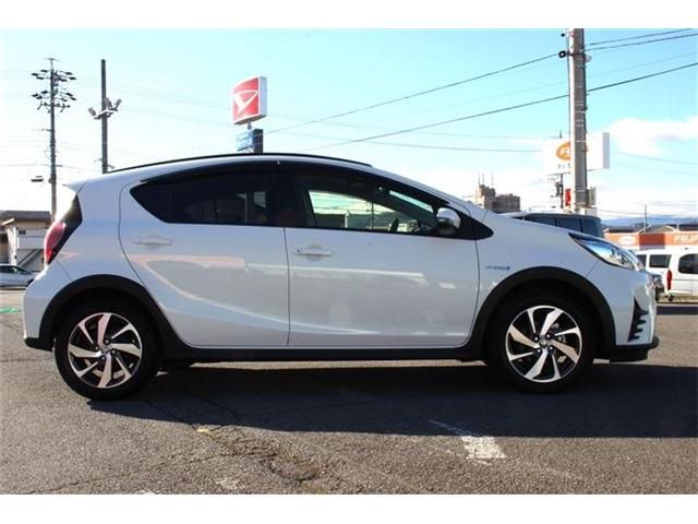 Toyota AQUA 2018-03 186975-27
