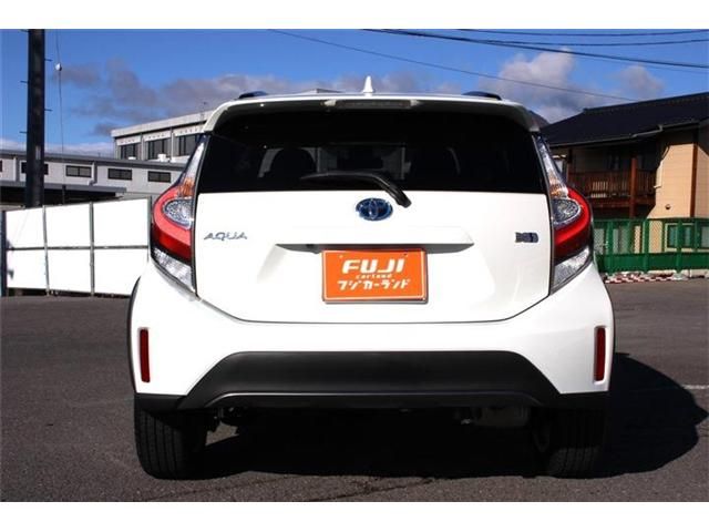Toyota AQUA 2018-03 186975-28