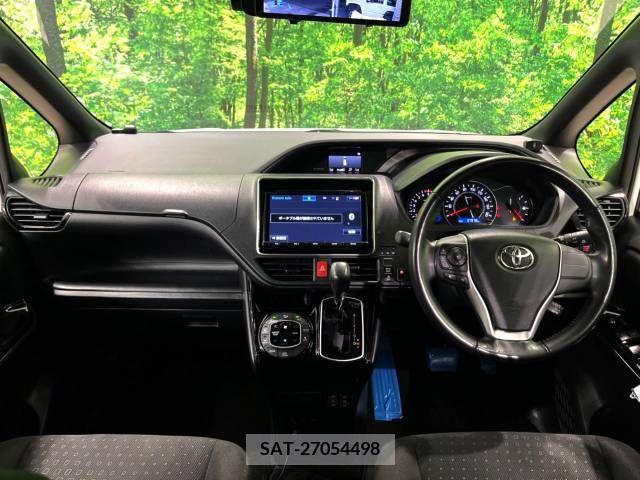 Toyota VOXY 2018-03 341984-1