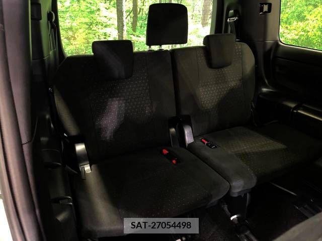 Toyota VOXY 2018-03 341984-17