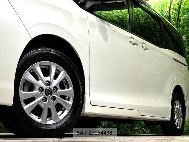 Toyota VOXY 2018-03 341984-14