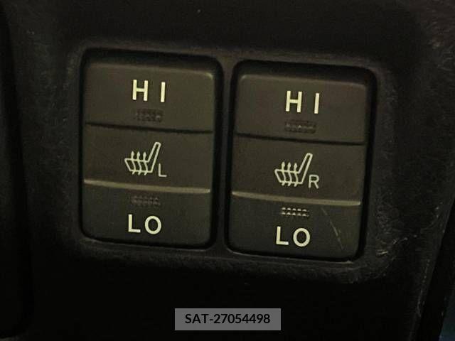 Toyota VOXY 2018-03 341984-10