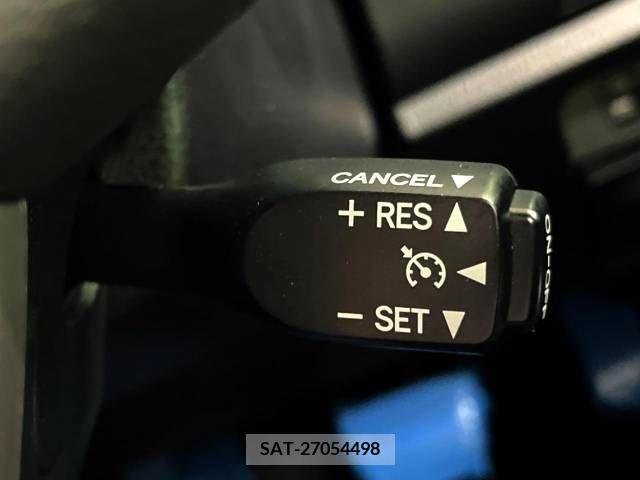 Toyota VOXY 2018-03 341984-8