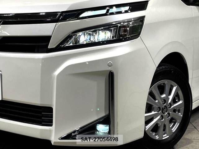 Toyota VOXY 2018-03 341984-13