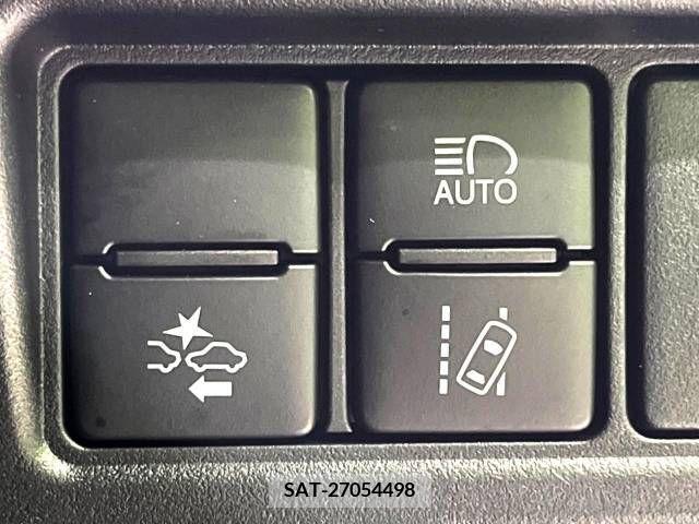 Toyota VOXY 2018-03 341984-5