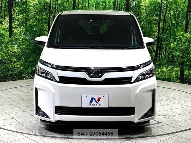 Toyota VOXY 2018-03 341984-19
