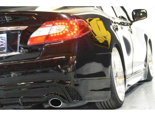 Nissan FUGA 2009-12 17647-6
