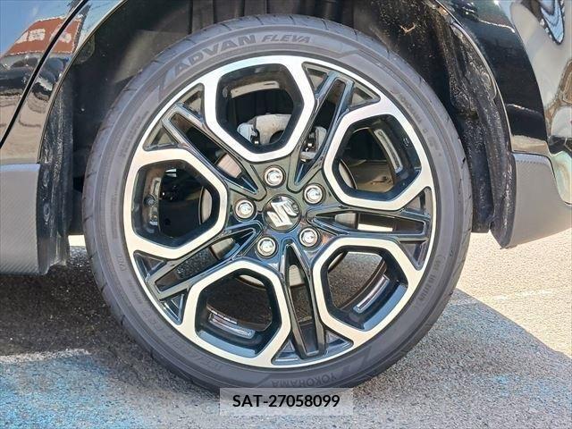 Suzuki SWIFT 2017-11 381574-24