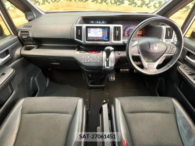 Honda e 2013-02 384668-1