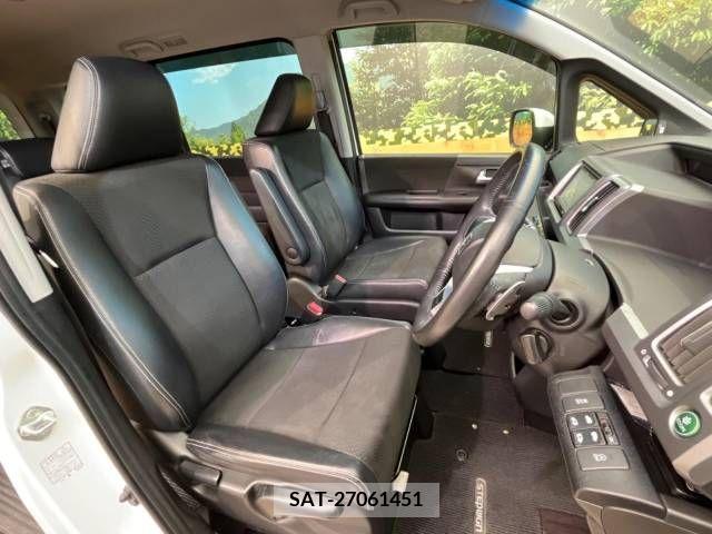 Honda e 2013-02 384668-8
