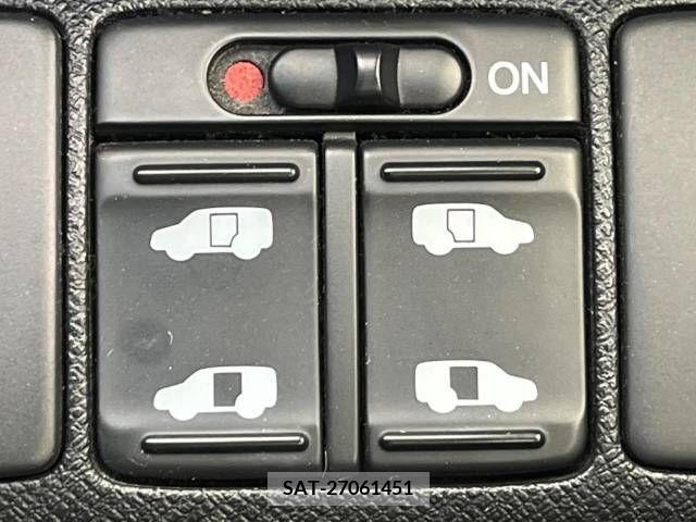 Honda e 2013-02 384668-5