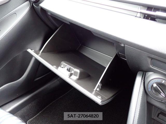 Mazda MAZDA2 2021-12 210051-12