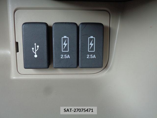 Honda N BOX 2018-05 221908-17
