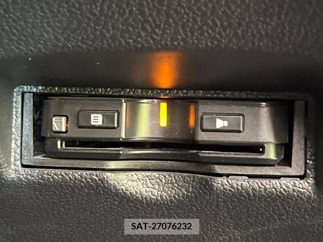 Toyota PRIUS 2019-04 282110-5