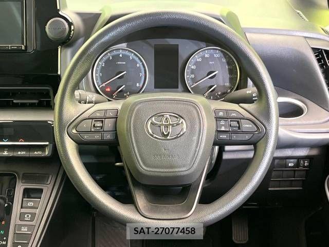 Toyota NOAH 2023-04 374106-12