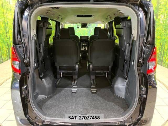 Toyota NOAH 2023-04 374106-11
