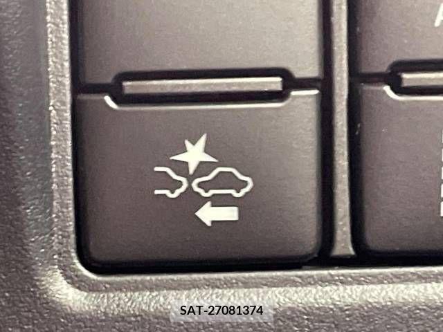 Toyota VOXY 2018-10 288873-5