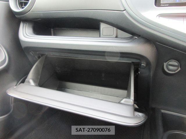 Toyota AQUA 2019-05 344814-10