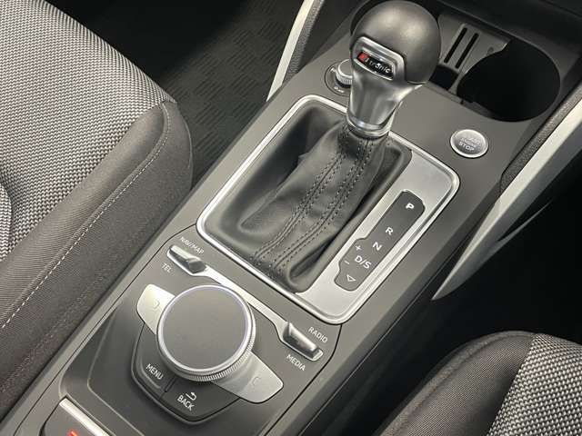 Audi Q2 2019-12 15805-17