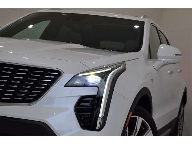 Cadillac XT4 2023-02 10663-17
