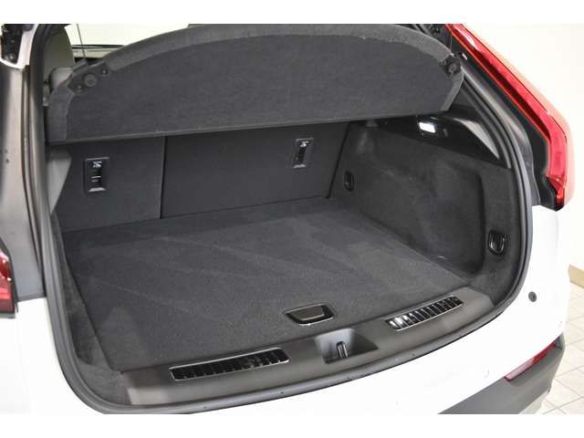 Cadillac XT4 2023-02 10663-15