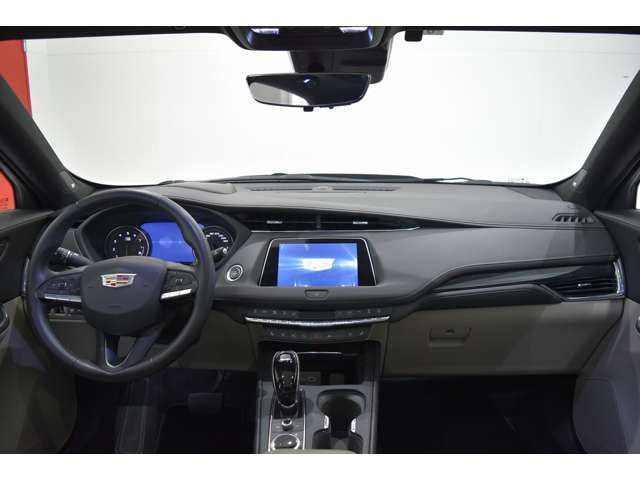 Cadillac XT4 2023-02 10663-5
