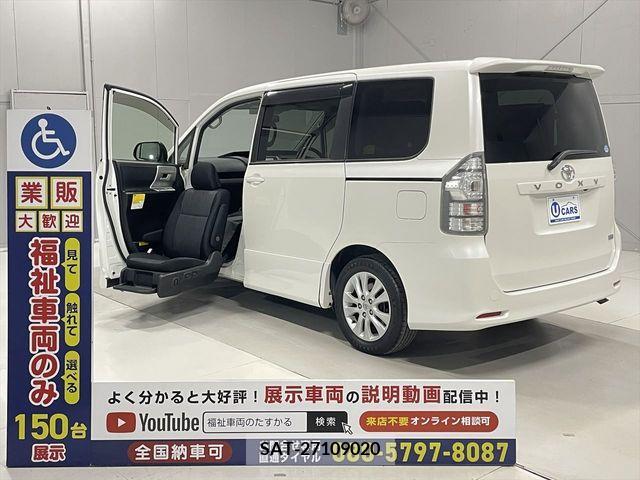 Toyota VOXY 2011-06 370434-0