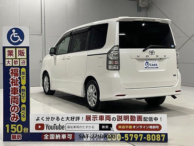 Toyota VOXY 2011-06 370434-14