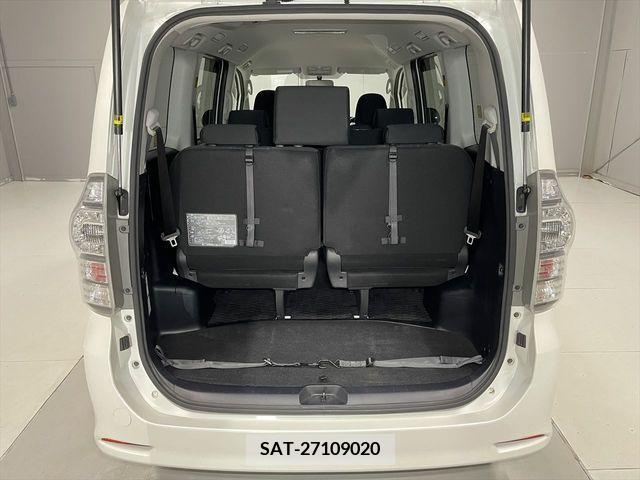 Toyota VOXY 2011-06 370434-6