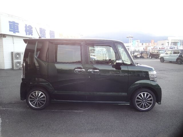 Honda N BOX CUSTOM 2017-07 180698-3