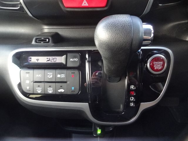 Honda N BOX CUSTOM 2017-07 180698-14