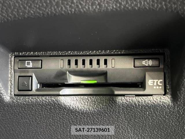 Toyota PRIUS 2018-02 322385-6