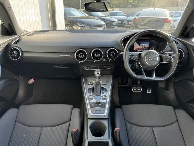 Audi TT 2016-10 17364-5