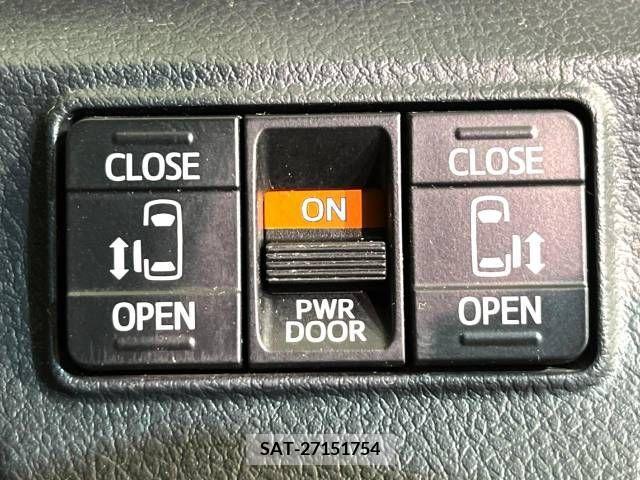 Toyota SIENTA 2018-05 314681-5