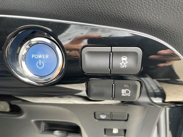 Toyota PRIUS 2016-05 6339-13