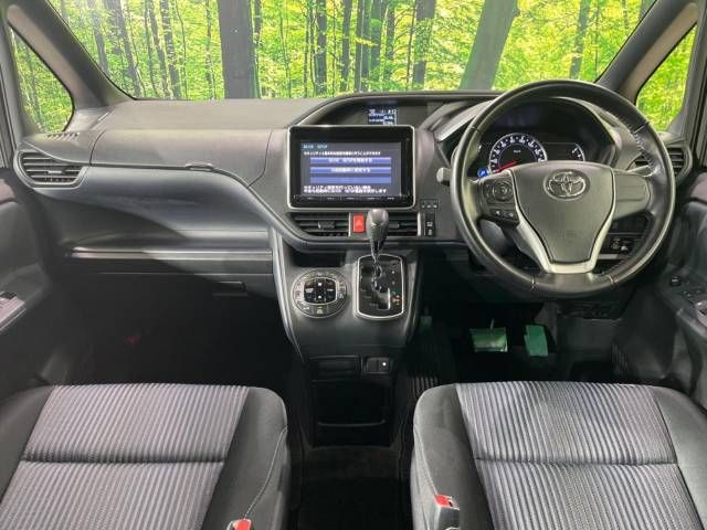 Toyota VOXY 2015-01 24766-1
