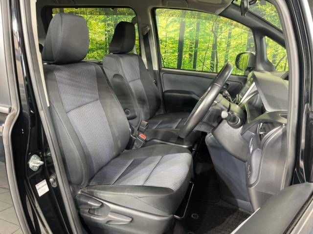 Toyota VOXY 2015-01 24766-7