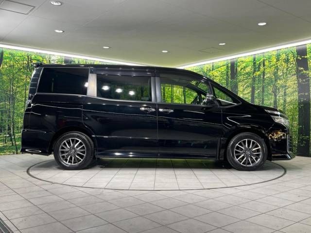 Toyota VOXY 2015-01 24766-17