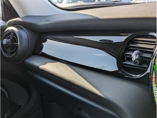Bmw MINI 2022-08 23023-21