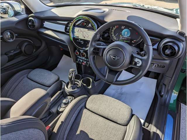 Bmw MINI 2022-08 23023-1