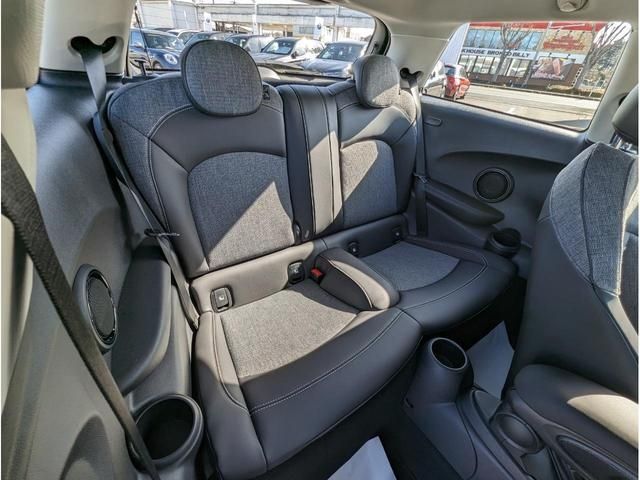 Bmw MINI 2022-08 23023-13