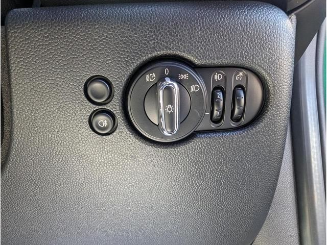 Bmw MINI 2022-08 23023-19
