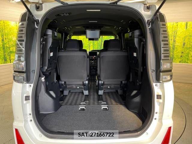 Toyota VOXY 2019-05 321651-11