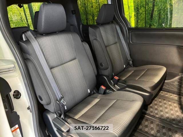 Toyota VOXY 2019-05 321651-9