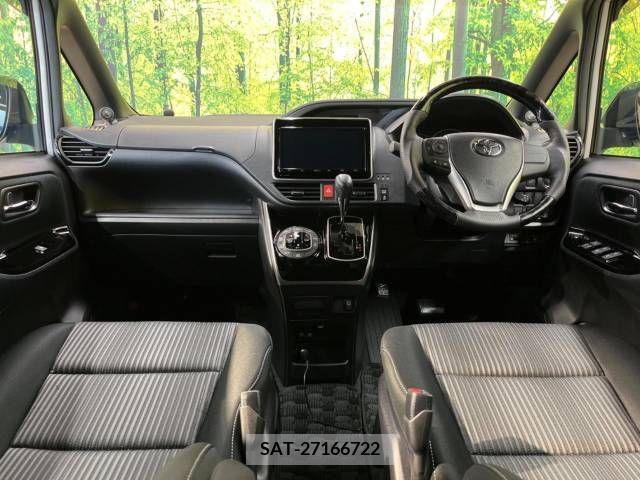 Toyota VOXY 2019-05 321651-1