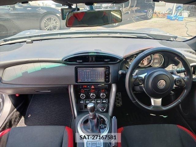 Toyota 86 2016-10 348191-1