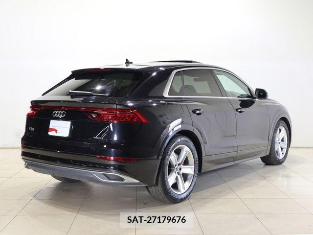 Audi Q8 2021-09 317877-7