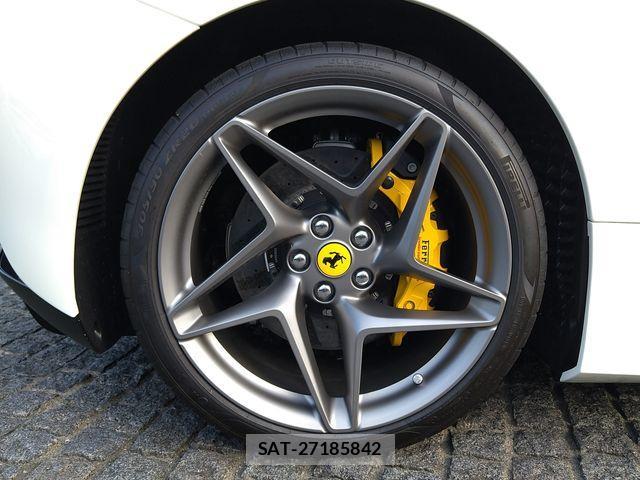 Ferrari F8 Tributo 2022-08 426859-9
