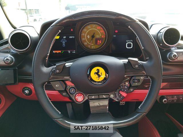 Ferrari F8 Tributo 2022-08 426859-12